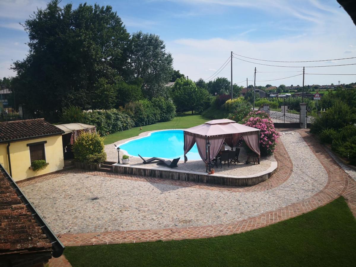 B&B Il Martin Pescatore Bagnolo San Vito Exterior foto